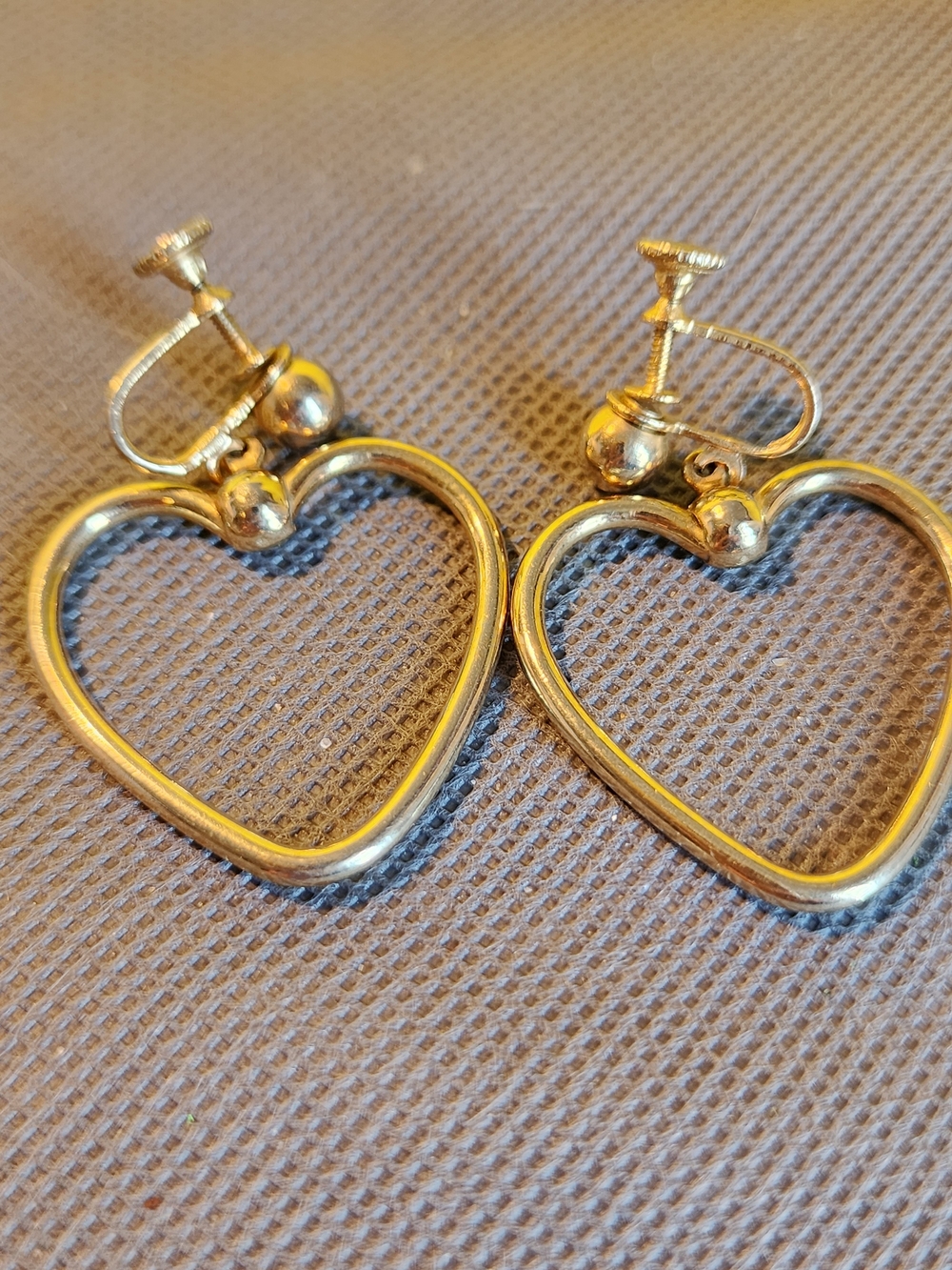 Vintage (1980) Gold Heart Hoop Screw-Back Earrings - Women Jewelry